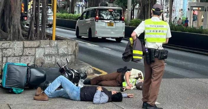 交通督導員疑遭電單車撞倒 與外賣車手雙雙倒地清醒送院