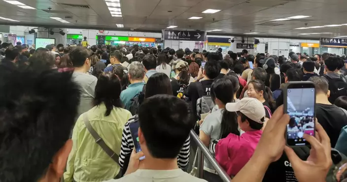 入境處﹕至下午4時約79.1萬人次出入境 離境港人逾56萬