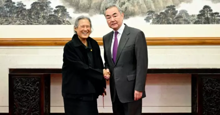 王毅北京會見泰國公主詩琳通 冀在高科技、教育及民生等領域加強合作