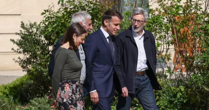 遭伊朗扣押逾三年兩法國公民獲釋 總統馬克龍巴黎迎接