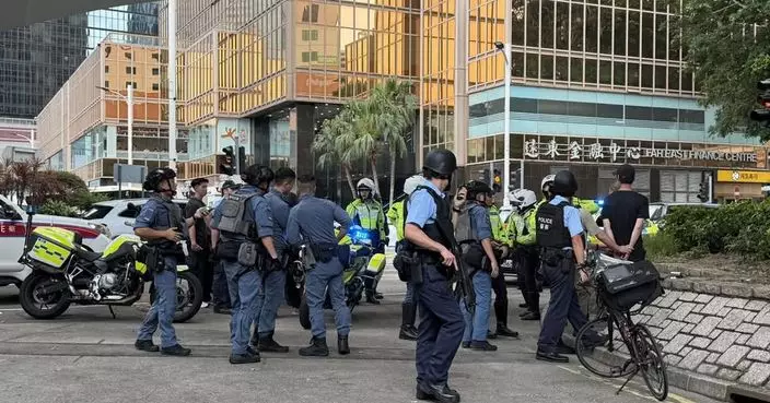 灣仔告士打道東亞銀行遭行劫 賊人掠款後逃逸