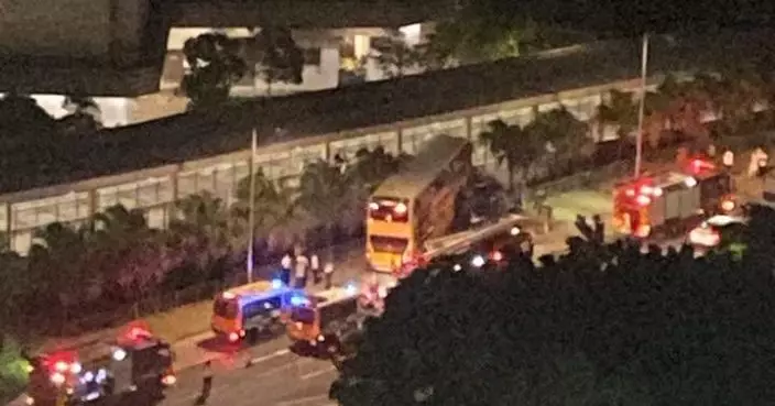 東涌城巴司機駕駛途中突暈倒 失控剷行人路撞牆送院後不治