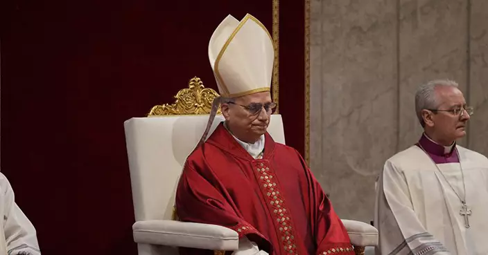 教宗良十四世耶穌受難日全程背苦路十字架 數十年來首位