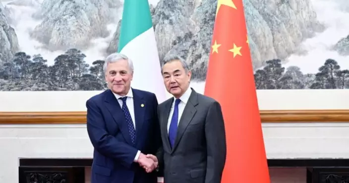 王毅會見意大利副總理兼外長塔亞尼 就中東局勢交換意見