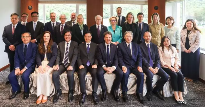 李家超與歐盟駐港各國使節午餐會 探討更多合作空間