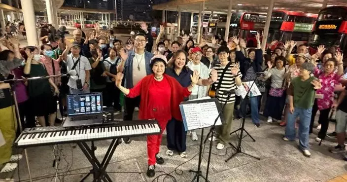 胡美儀旺角街頭Busking唱談療愈情緒  以唱談方式為市民提供情緒支援