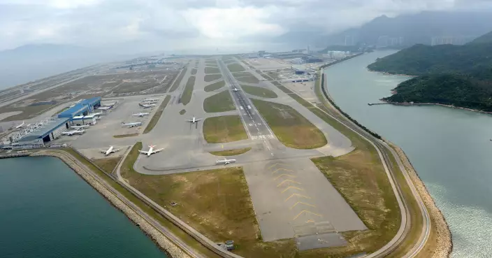 龐巴迪公務機降落引擎不正常接觸跑道 調查指與飛行員操作有關