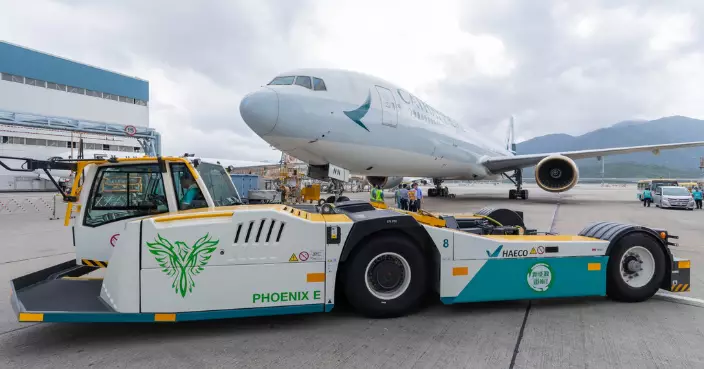 中電港機工程聯手減碳 重型電動拖車及8000塊太陽能板貢獻綠色航空發展