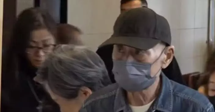 施明喪禮李家鼎哀傷過度需親友攙扶 李泳漢捧遺照李泳豪伴隨在側