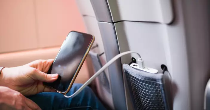 遊日注意！日本航班4.24起機上禁用「尿袋」　不得充電隨身限帶兩個