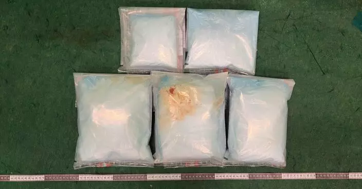 海關機場檢獲約值290萬元可卡因 拘吉隆坡抵港男子