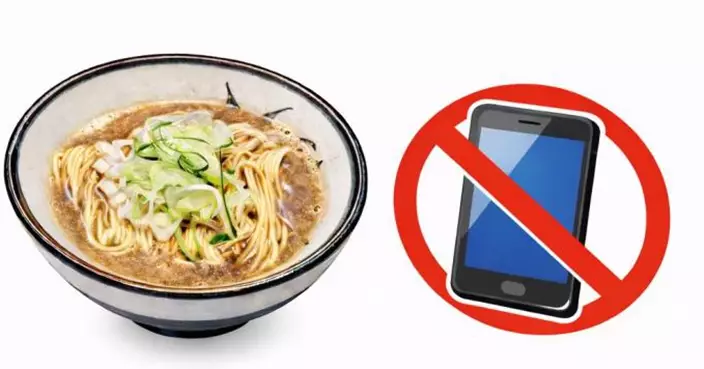 日本埼玉拉麵店貼告示禁用餐用手機惹議！律師：顧客進入即同意規則