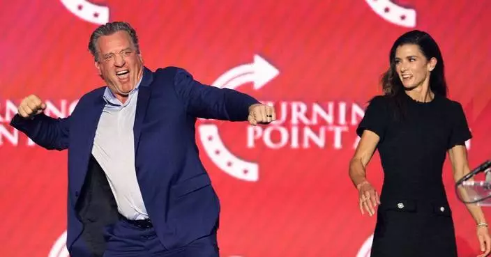 特朗普現身亞利桑那州「築起紅牆」集會 聲援共和黨