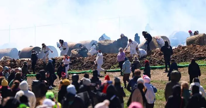 威斯康辛小獵犬繁殖場遭衝擊 警發射橡膠子彈胡椒噴霧驅散