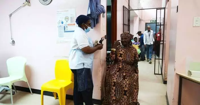 南非醫生馬拉松式白內障手術 逾百人重見光明