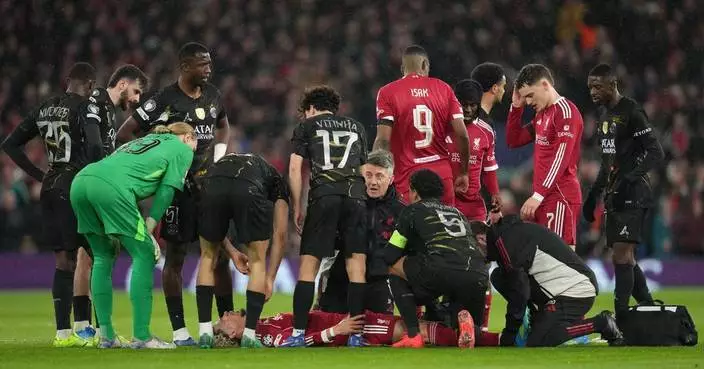 利物浦前鋒艾基迪基歐聯對巴黎聖日耳門傷出 擔架抬離場