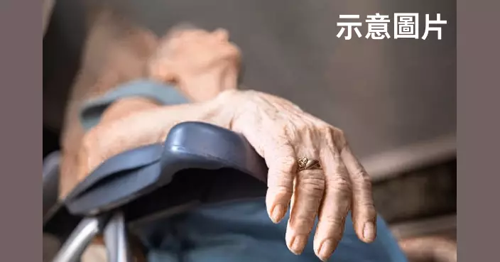 8旬母病逝家中兩日才被發現 日男見屋內亂象才知生活早已崩壞