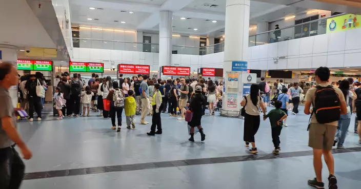 內地國慶黃金周首日 至晚上9時逾89萬人次出入境
