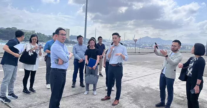發展局副局長落區視察 研究長沙灣副食品批發市場增設海濱長廊