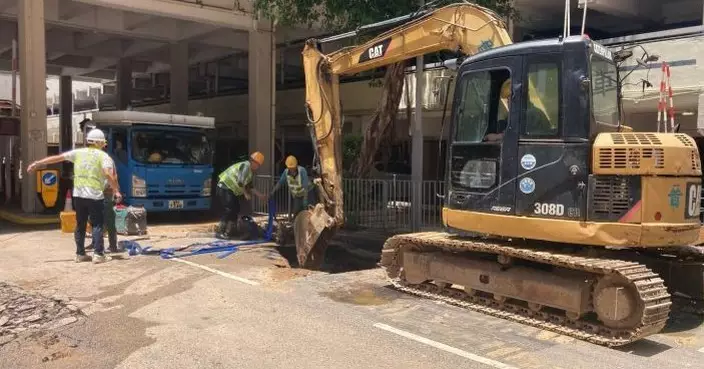 葵盛西爆水管部分住宅恢復食水供應 水務署：爭取晚上約9時完成維修