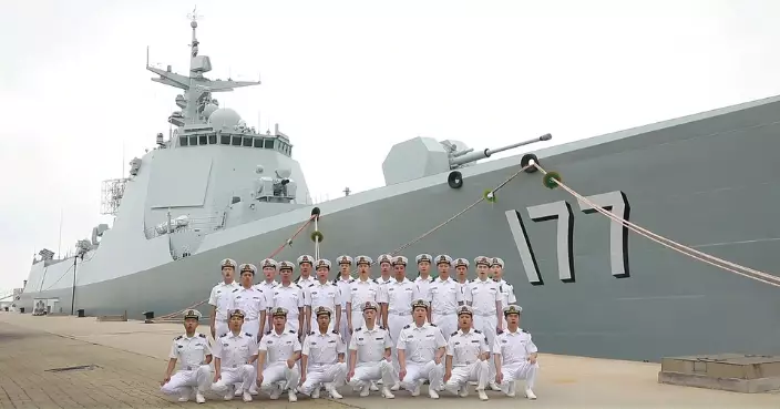 解放軍海軍自主研究設計導彈驅逐艦銅川艦公開亮相
