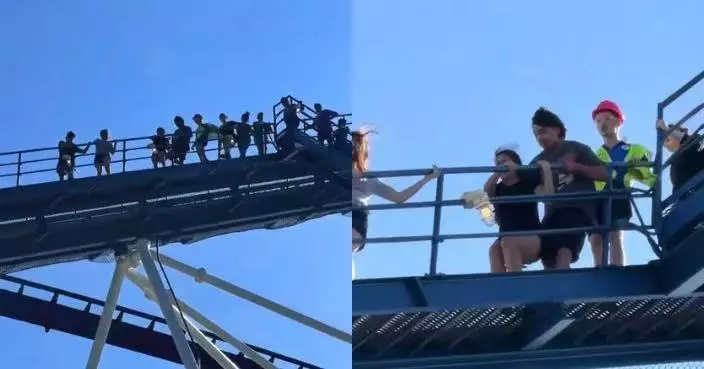 懼高者惡夢！德州過山車突停74米高空 30名遊客被迫沿軌道旁安全梯撤離