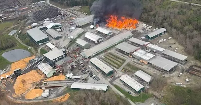 緬因州木材廠爆炸大火 消防員殉職11人傷