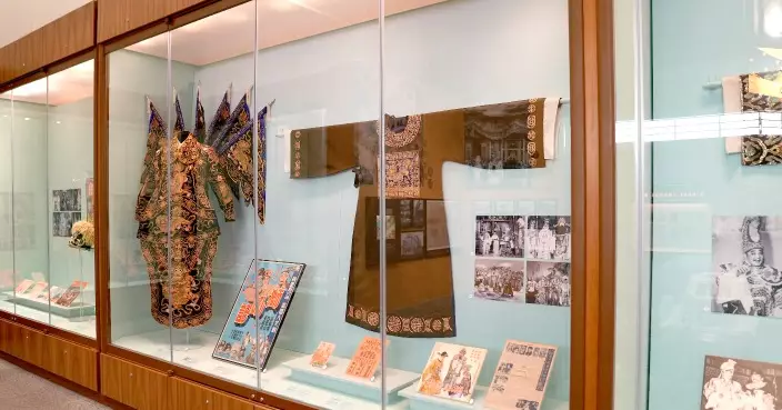 巴士的專題｜梁醒波一代笑匠成經典   珍品薈萃再現「丑生王」藝術人生