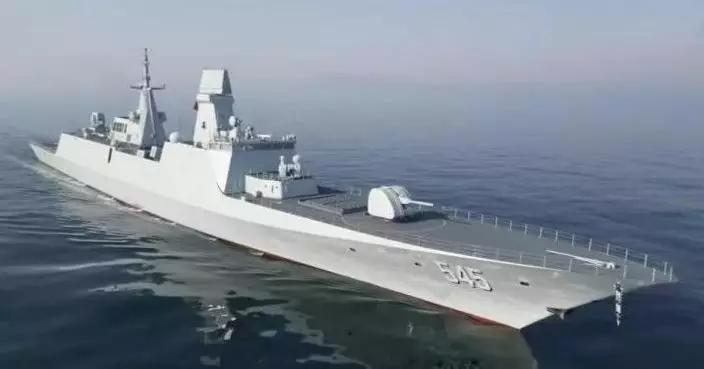 054B新護衛艦首穿宮古海峽闖西太　疑編入遼寧號航母編隊　日防衛大臣驚歎尺寸火力
