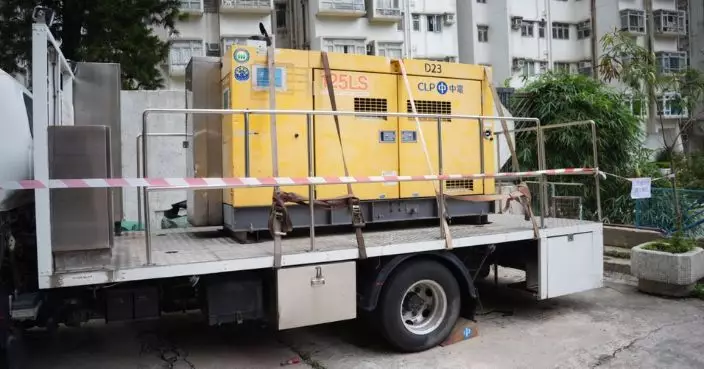 荃灣中心一期電錶房火牛著火 5廈及商場千戶停電停水 料周二中午才復常
