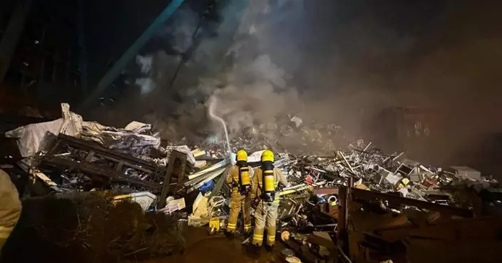 新油麻地避風塘有躉船起火　強烈燒焦味捲至九龍多區