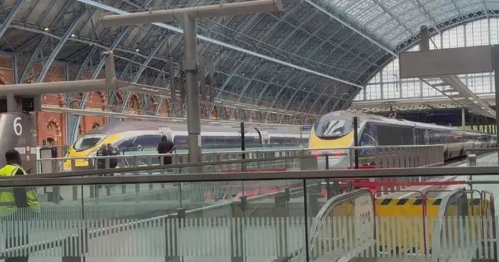 英國兩列車相撞釀1死99傷 事故原因仍在調查