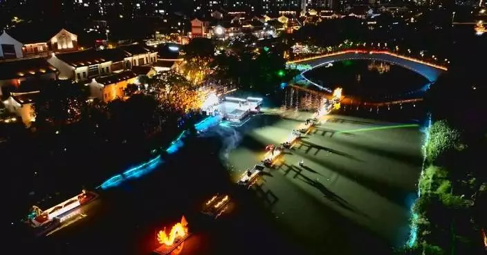 中國東部福建漳州水上巡遊慶端午