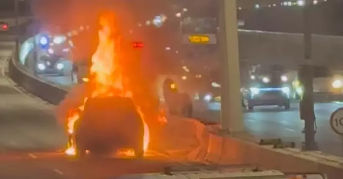 西九龍公路私家車焚毁 司機自行逃出無受傷