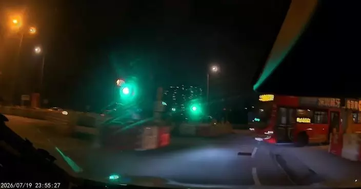 清水灣道九巴衝燈險象環生　九巴：已即時暫停涉事車長駕駛職務