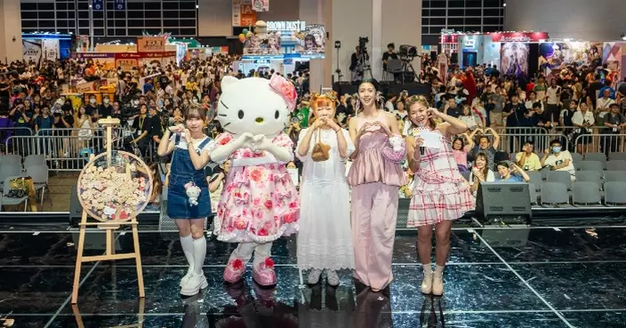Hello Kitty忠粉蔡思貝排隊朝聖獲山口裕子親簽 Helen@IdG Sundae即將出道二人組合IdG 2%難掩興奮