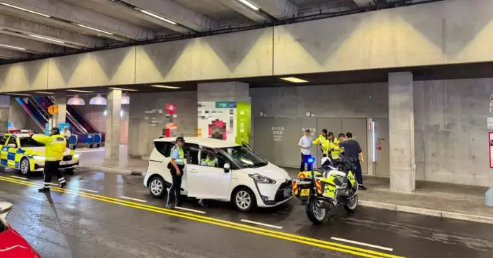 警西九龍總區交通部嚴打白牌車「放蛇」租車票控兩本地男司機