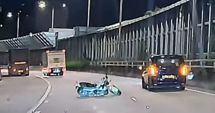 吐露港公路電單車失控倒地後疑遭私家車撞死 私家車司機被捕