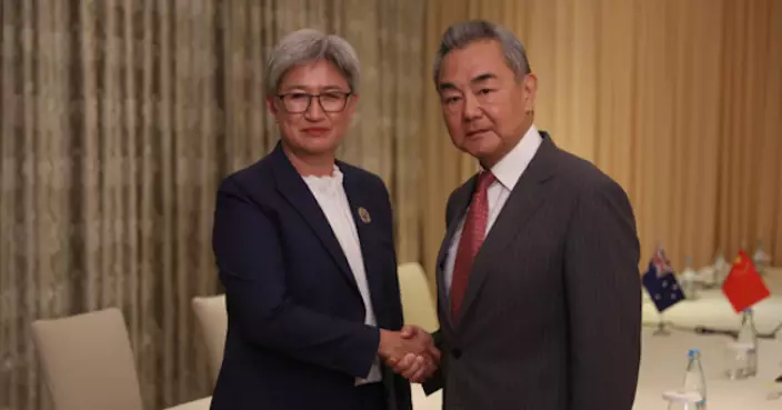 王毅晤澳洲外長黃英賢 指願同澳方加強交往 積累互信拓展合作