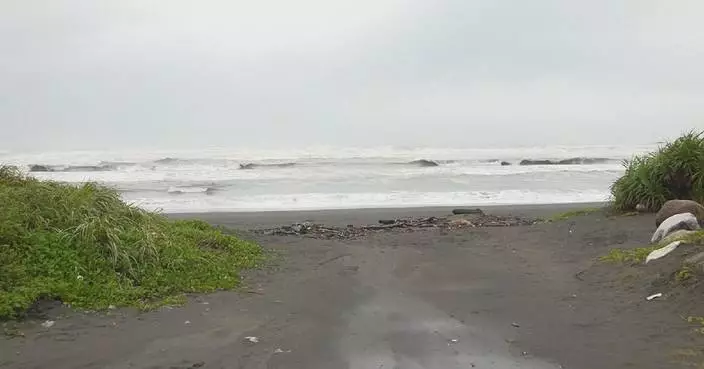 颱風巴威逼近台灣宜蘭 風雨加劇海浪高達八米