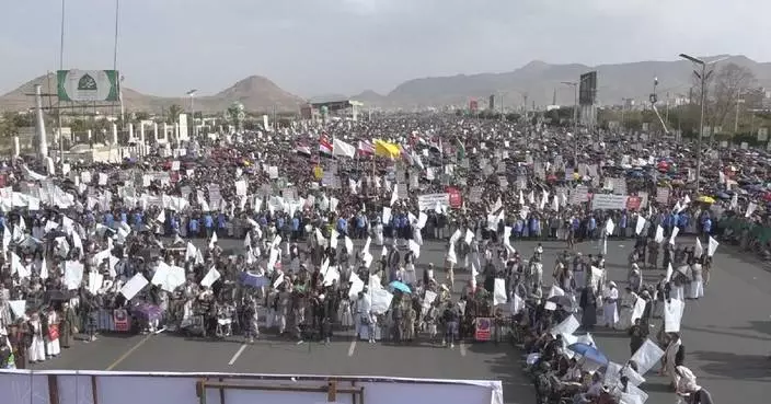 胡塞武裝控制區舉行大型集會 聲援伊朗警告沙特阿拉伯