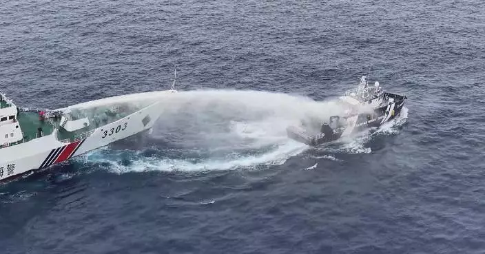 中國海警局水炮驅離菲律賓船隻 黃岩島領海執法影片曝光