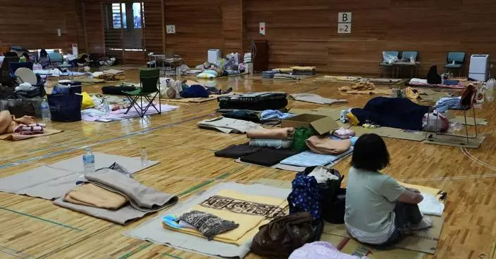 日本熊本地震災區酷熱天氣下展開清理 首相高市早苗到訪