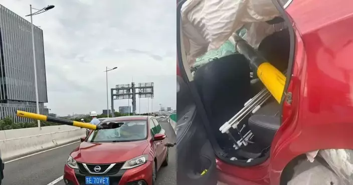 有片！內地貨車強闖限高路段撞斷鐵架 金屬桿橫飛直插鄰線私家車