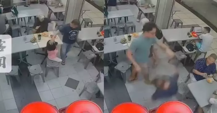 咖啡店摸女童頭遭家長推倒 新加坡7旬翁撞桌後背部劇痛 家屬尋人討公道