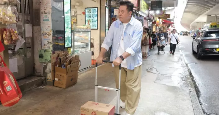 《江湖見》麥長青負傷落區送貨街坊讚後生 上許惠菁節目《青菁地》介紹兩代人飲食文化