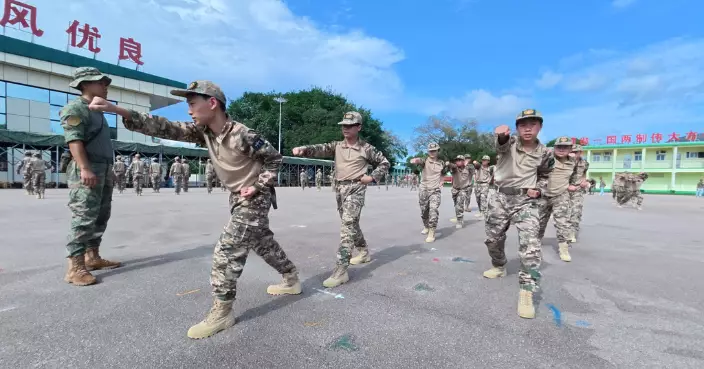 500香港大中學生 駐港部隊軍營體驗軍旅生活