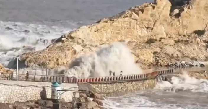 颱風白海豚逼近 浙江四口家觀浪9歲童遭大浪捲走