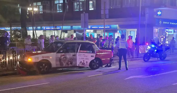 的士新蒲崗自炒撞壆 女乘客頭部受傷送伊院治理