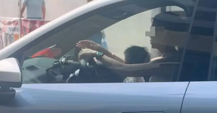網上流傳幼童坐大脾女司機駕駛片段 消息稱警方跟進暫無人被捕
